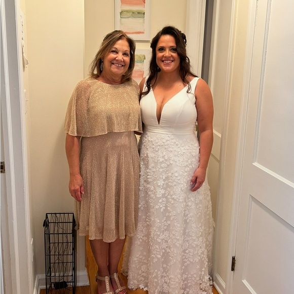 DANNY AND NICOLE BLUSH GOLD CAPE FLARE DRESS SLEEVELESS SIZE8 MOTHER OF BRIDE - Picture 5 of 5